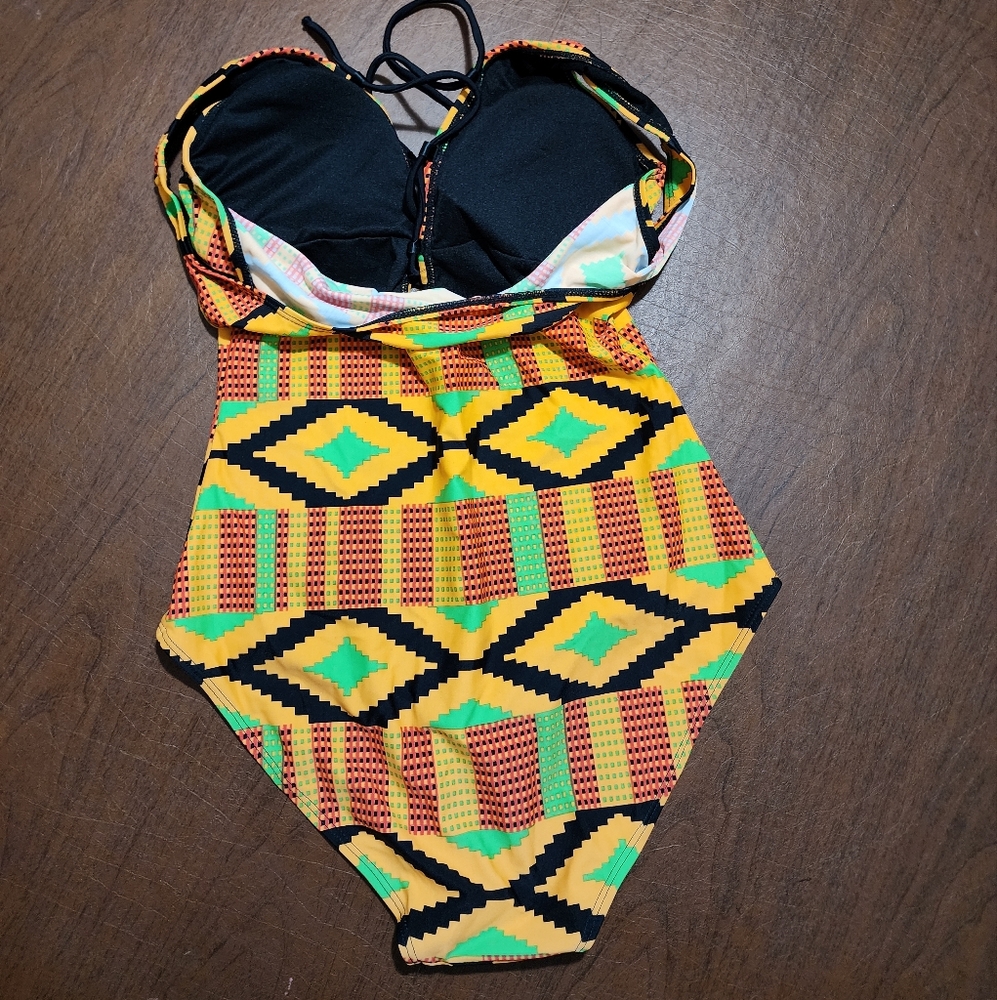 NWOT ... Colorful Geometric One-Piece Swimsuit - Picture 7 of 8